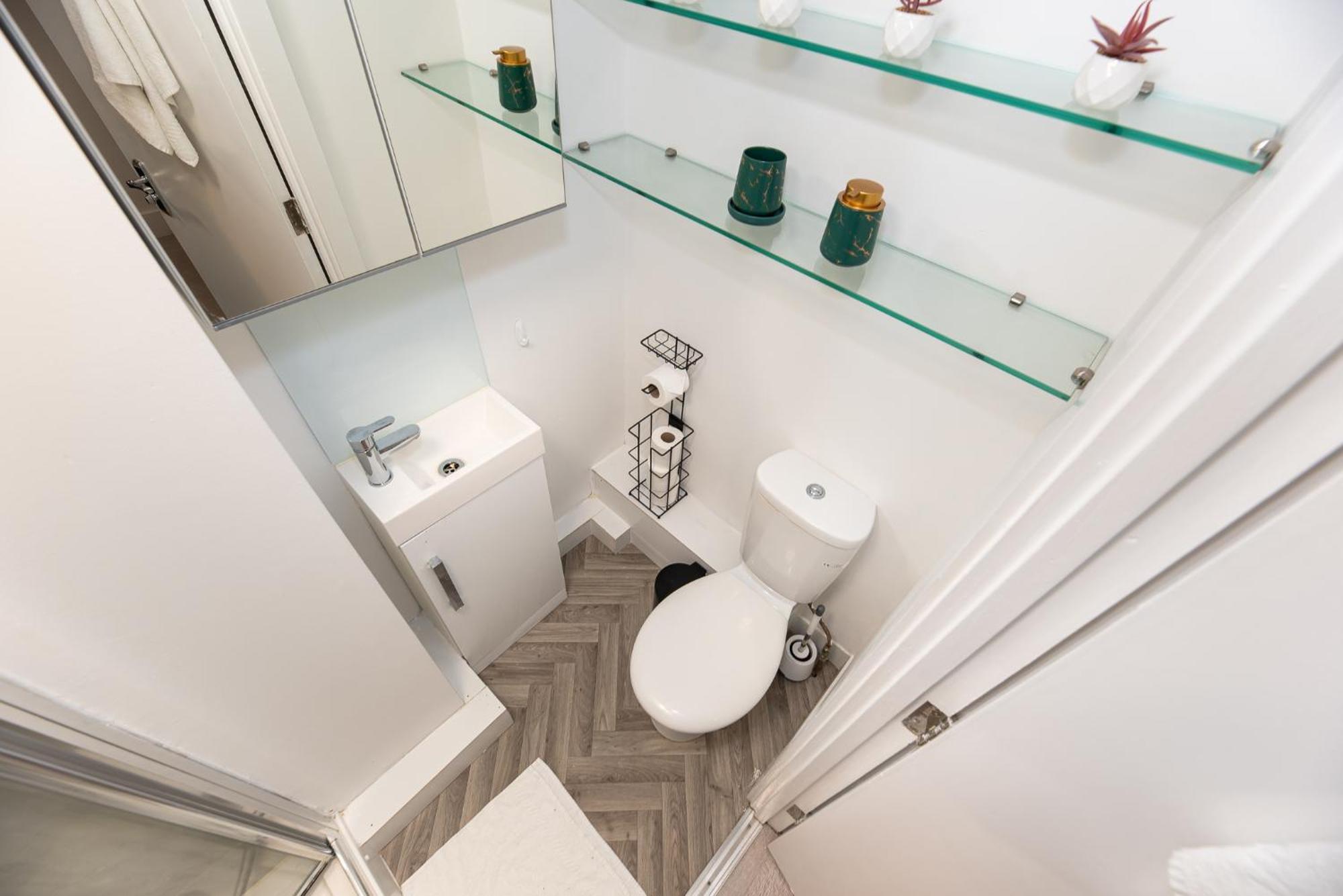 Small And Trendy Studio 3B Лондон Экстерьер фото
