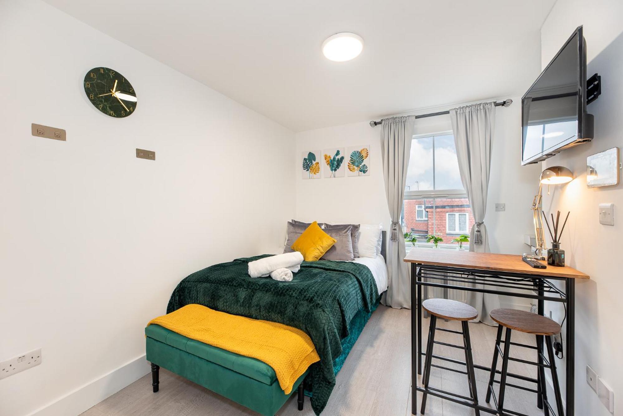 Small And Trendy Studio 3B Лондон Экстерьер фото
